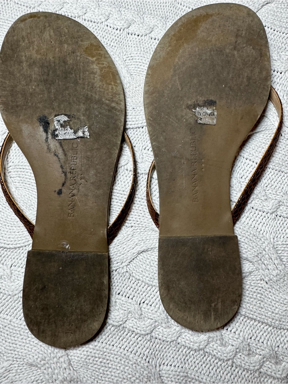Banana Republic Factory Brown Faux Snake Skin Trim Flip Flops - Picture 10 of 12